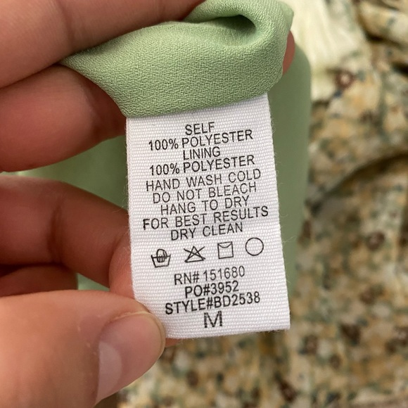 ✨HP✨ Storia Long Sleeve Open Back Dress - Picture 6 of 6